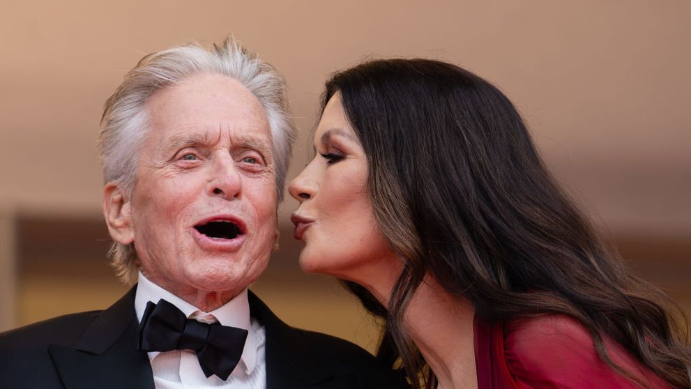 Catherine Zeta-Jones și Michael Douglas, poate cea mai frumoasă poveste de dragoste de la Hollywood! Actorii care împart aceeași zi de naștere și au doi copii superbi au aniversat 24 de ani de căsnicie