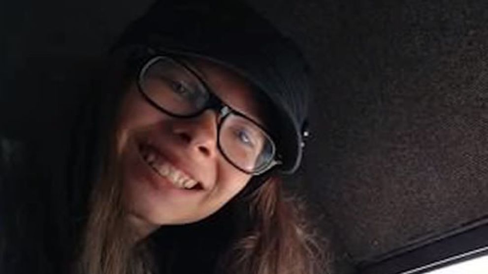 Medicii i-au spus ca poate orbi in urmatorii ani. Decizia emotionanta luata de adolescenta de 15 ani cand a aflat