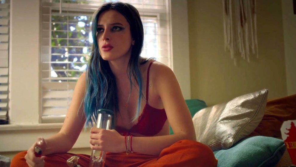 Bella Thorne, scene erotice în noul ei film: „Habit”