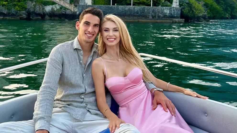 Andreea Bălan, nerăbdătoare să îmbrace din nou rochia de mireasă! Artista a stabilit deja data nunții cu Victor Cornea: „Sunt foarte fericită!”