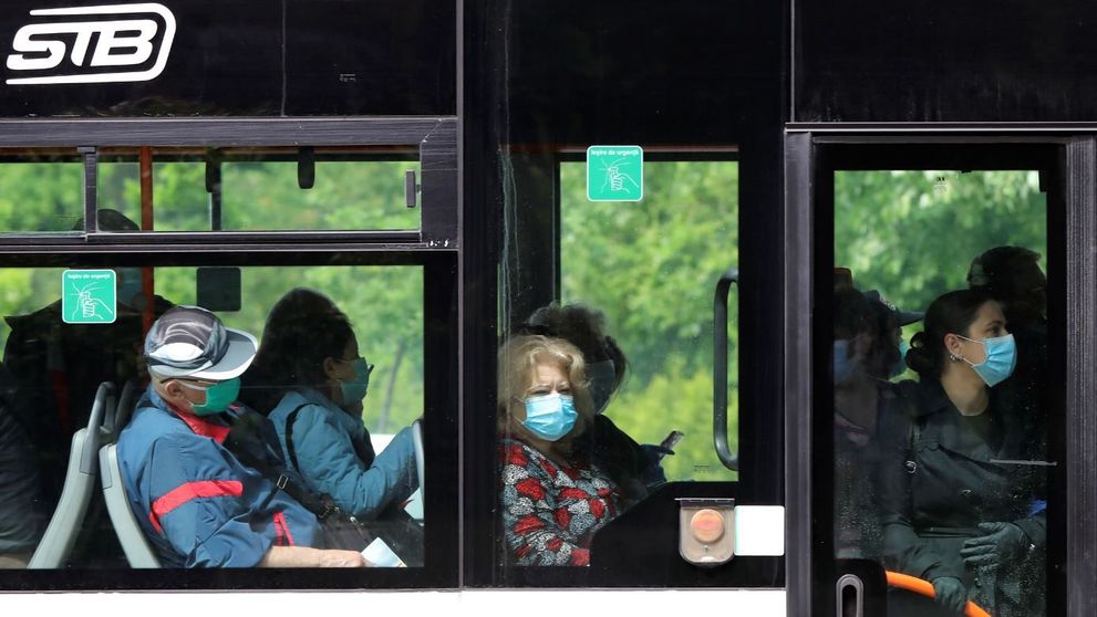 De ce trebuie să continuăm să purtăm mască și după ce am fost vaccinați împotriva SARS-CoV-2