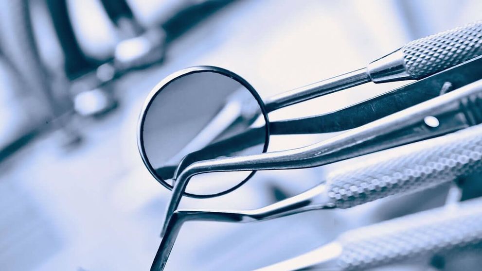 (P) Atenție! Orice clinică stomatologică trebuie să sterilizeze instrumentele astfel