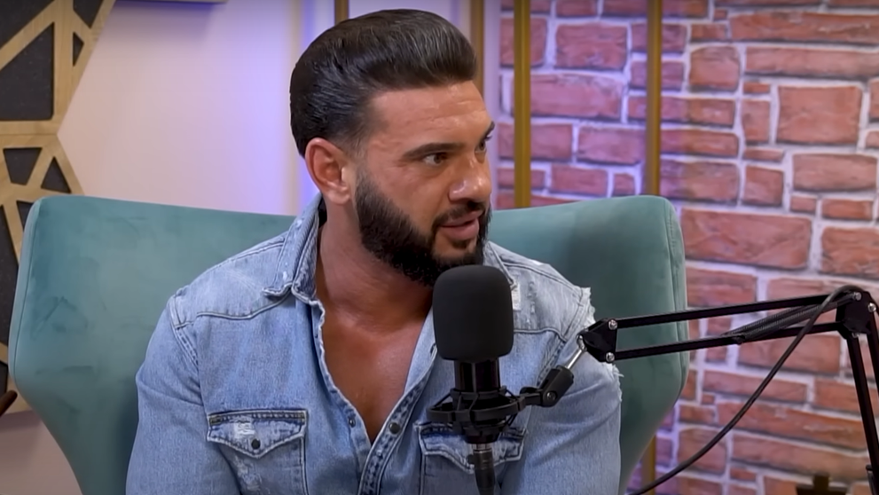 Dorian Popa nu a uitat-o pe Babs. Artistul încă suferă după Claudia Iosif, la câteva luni de când au decis să se despartă: „Trebuie să mergem mai departe”
