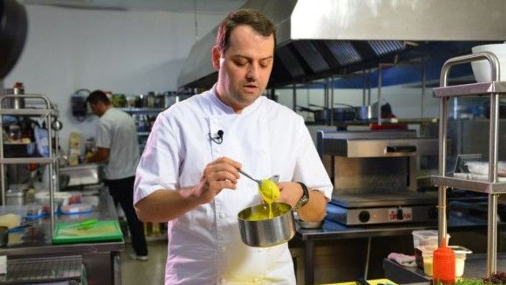 Chef Nico Lontras, un profesionist prin excelenta in bucatarie. Ce trebuie sa stii despre el