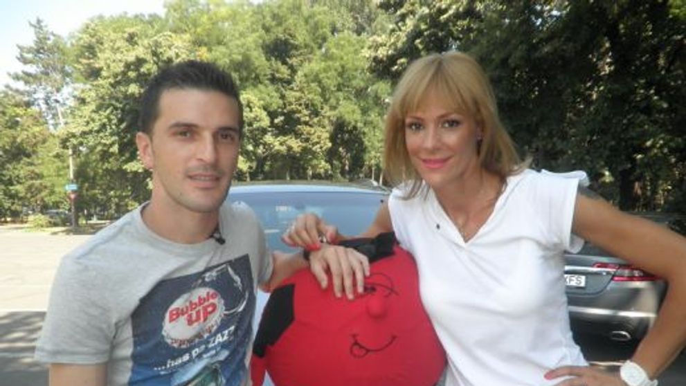 Roxana Ciuhulescu a jucat ping-pong cu Marius Bilasco de la Steaua pe capota masinii