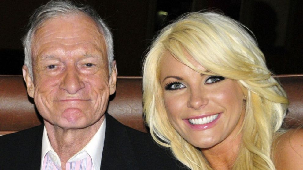 O mai știi pe Crystal Hefner? Văduva fondatorului Playboy este astăzi o cu totul altă persoană! S-a căsătorit în mare secret cu un om de afaceri celebru și duce o viață liniștită! Cum arată acum vedeta