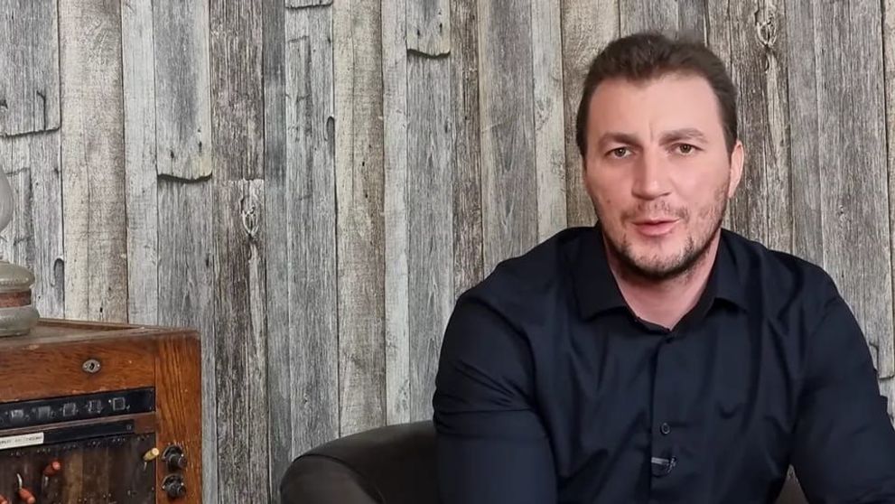 Marian Godină, dezvăluiri despre viața sa de când e celebru: „A mă promova pe mine este cel mai greu lucru”
