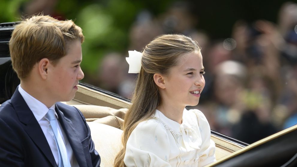 La doar 11 ani, îi fură deja lumina reflectoarelor lui Kate Middleton. Apariția prințesei Charlotte a cucerit internetul