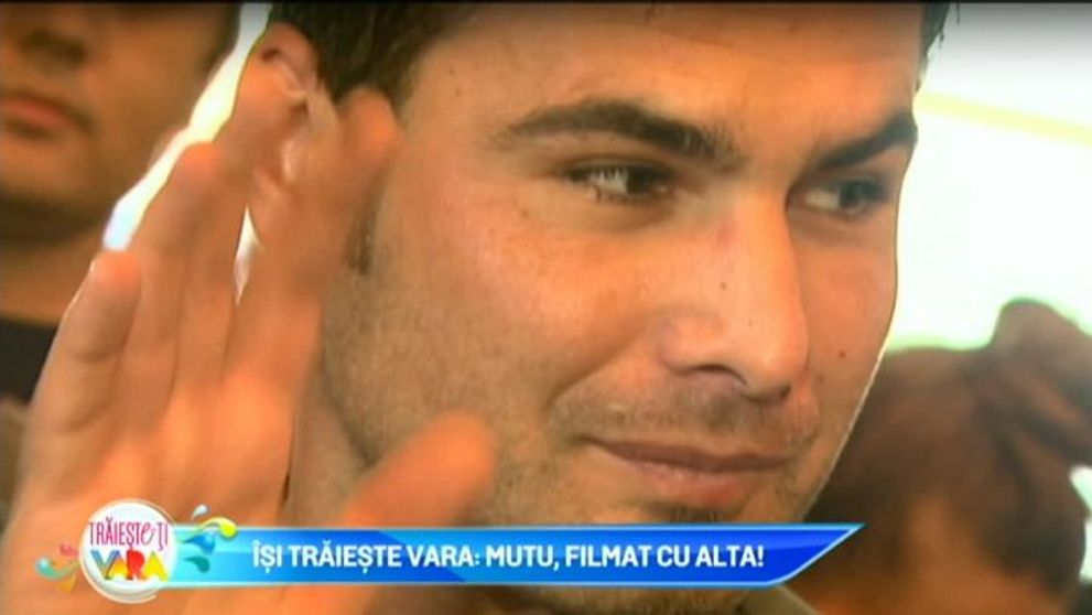 Isi traieste vara: Mutu, filmat cu alta