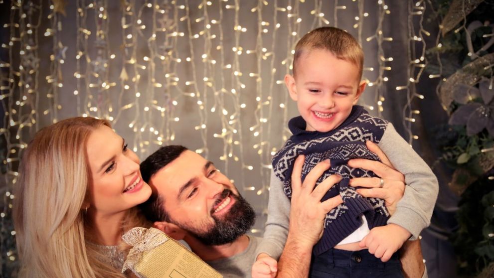 Fiul lui Vlad Miriță, actor la 4 ani! Apare în videoclipul E frumos de Crăciun, în rolul lui Kevin din Singur acasă