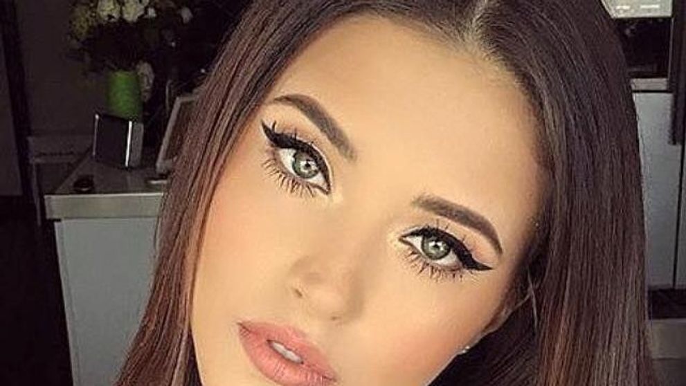 Antonia, un look de milioane fara pic de machiaj. Cantareata s-a fotografiat nemachiata