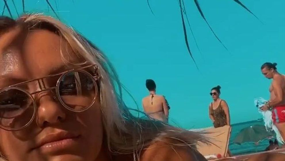 Modul inedit prin care Alexandra Stan își promovează pagina de YouTube! Imagini incendiare cu artista