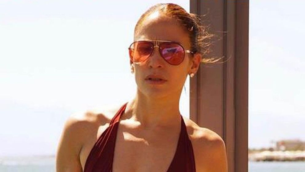 Jennifer Lopez, suprinsă de paparazzi pe străzile din Miami! Cum a fost fotografiată artista