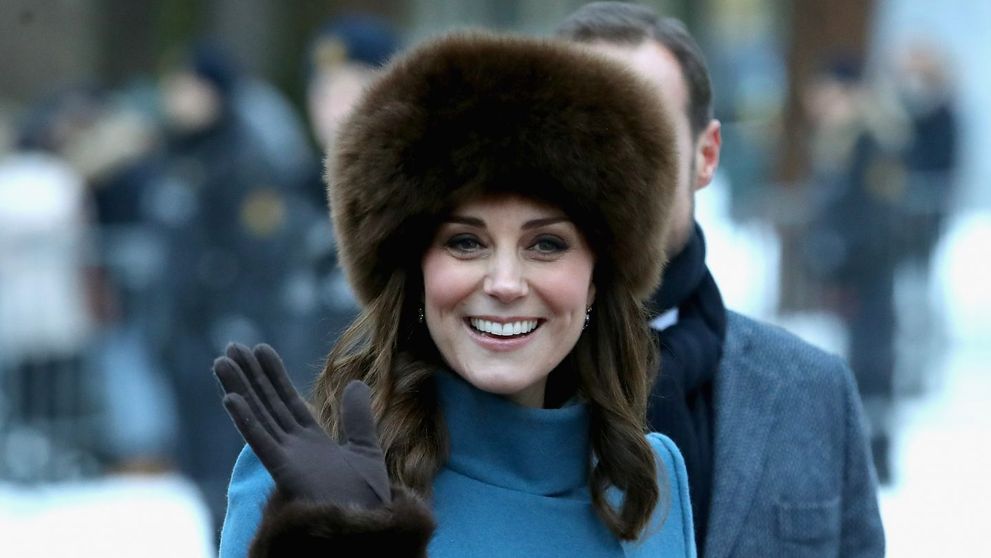 De ce Kate Middleton nu are voie sa isi dea jos paltonul in public