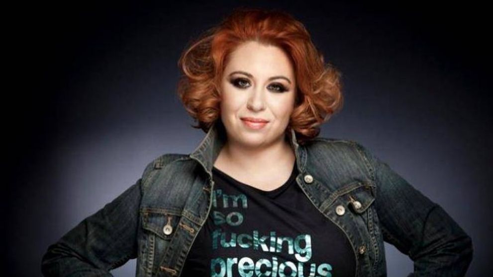 Oana Roman isi arata burtica de gravida in lenjerie intima. Cum arata vedeta in cel mai curajos pictorial de pana acum, cu o zi inainte sa nasca