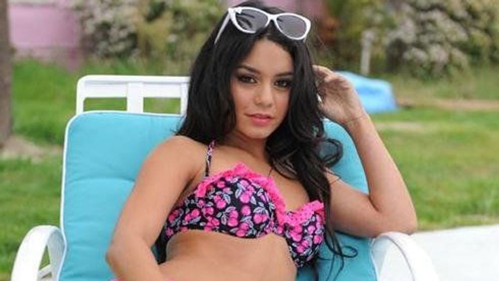 Vanessa Hudgens, a detronat-o pe Britney Spears: ea este noua Candy’s Girl! FOTO