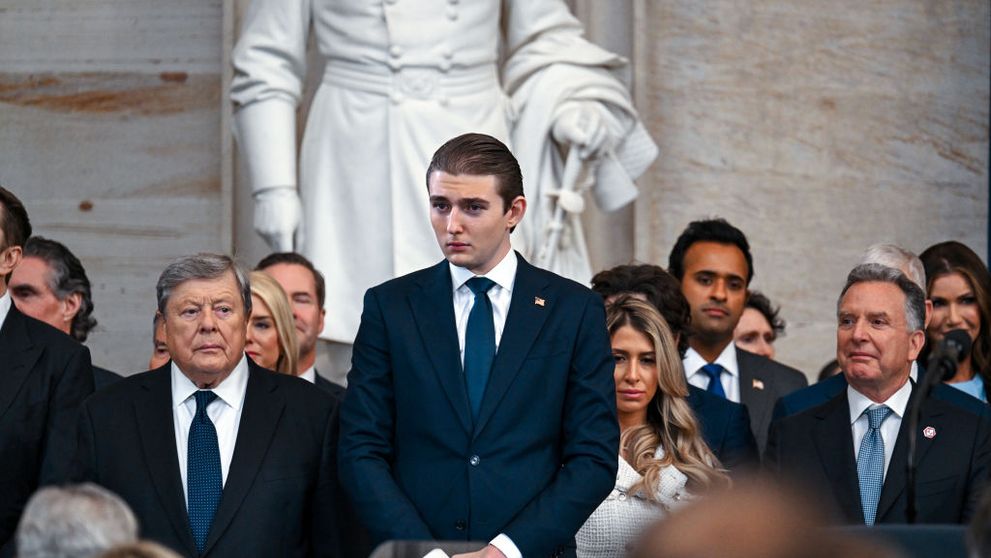De ce Barron Trump refuză să le dea colegilor de facultate numărul său de telefon. Care este singura modalitate prin care fiul președintelui Donald Trump reușește totuși să comunice cu ei