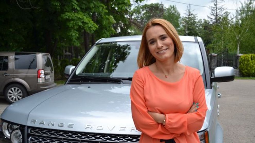 Andreea Esca va fi primul roman care testeaza cea mai noua decapotabila Jaguar
