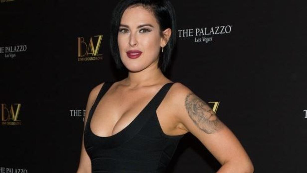 Fiica rebela de la Hollywood a surprins pe toata lumea. Rumer Willis, extrem de sexy in costum de baie