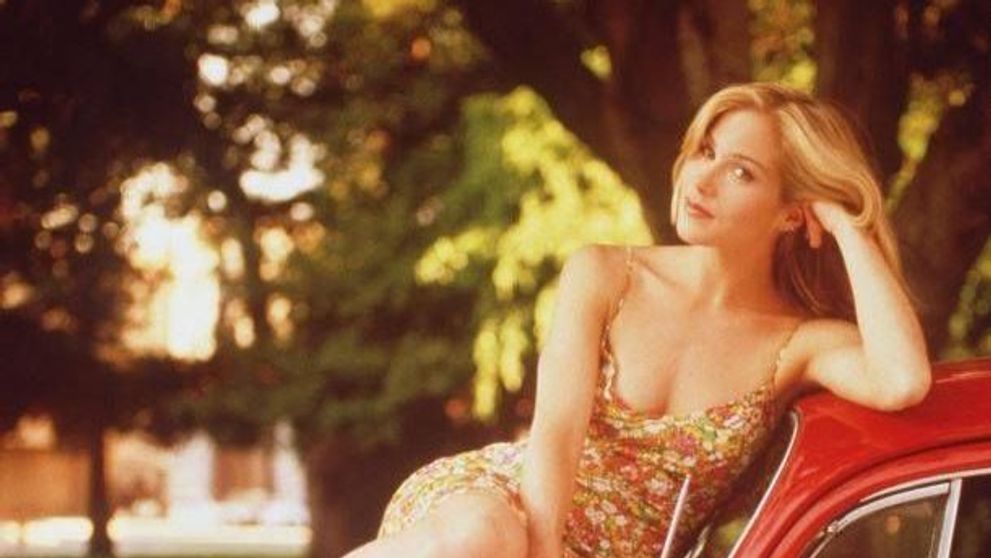 O mai tineti minte pe Kelly Bundy? Actrița are acum 48 de ani, dar refuză să îmbătrânească