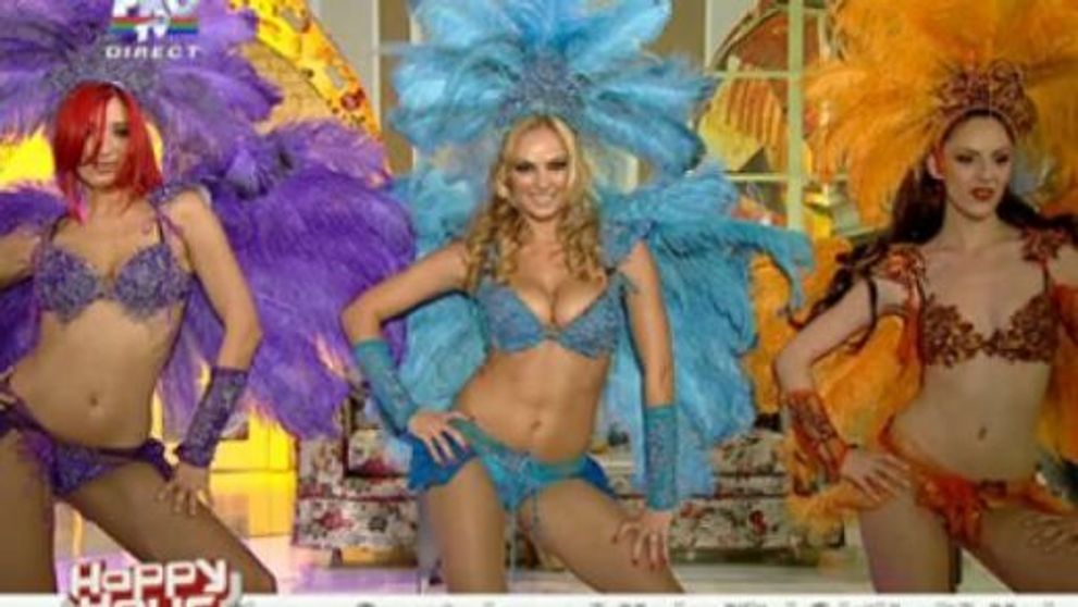 Roxana Ionescu, fierbinte ca o zi de vara la Rio! Vezi ce sexy e cand danseaza samba! VIDEO