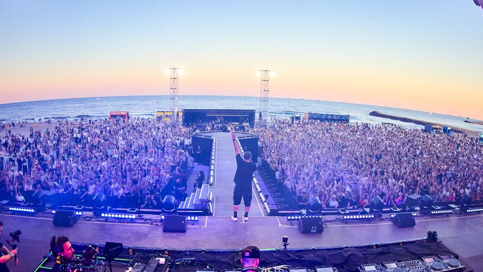 Peste 73.000 de participanți în cea de-a treia seară de Neversea. Tinie Tempah, Dimitri Vegas, Alok, Salvatore Ganacci, Sebastian Legere au transformat seara într-o petrecere eclectică