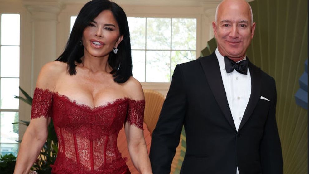 Logodnica miliardarului Jeff Bezos a sfidat protocolul de la Casa Albă! Lauren Sanchez, ținta criticilor după ce a apărut AȘA la un dineu oficial: „Ar trebui să-ți fie rușine!”
