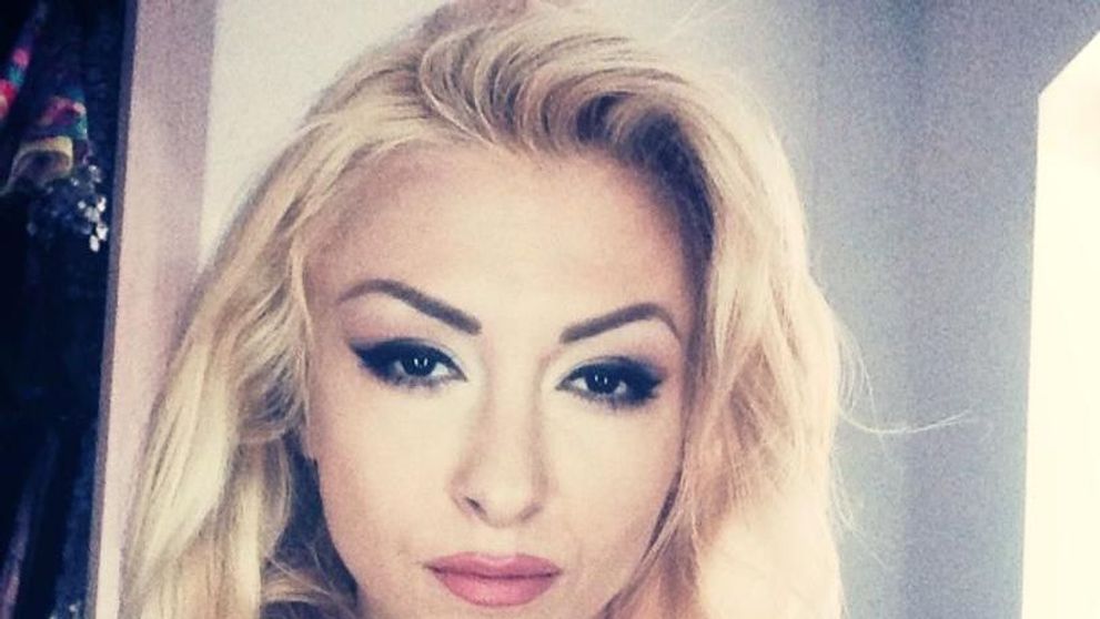 Andreea Balan este de nerecunoscut la filmarile pentru noul videoclip. Fanii ei au fost surprinsi de schimbarea de look: 