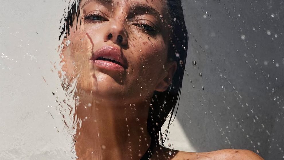 Irina Shayk întâmpină vara cu o apariție spectaculoasă în costum de baie. Fanii, fermecați: „Are o frumusețe nepământeană”