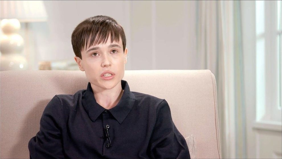 Elliot Page s-a pozat la bustul gol, pentru prima dată după ce a dezvăluit că e transgender