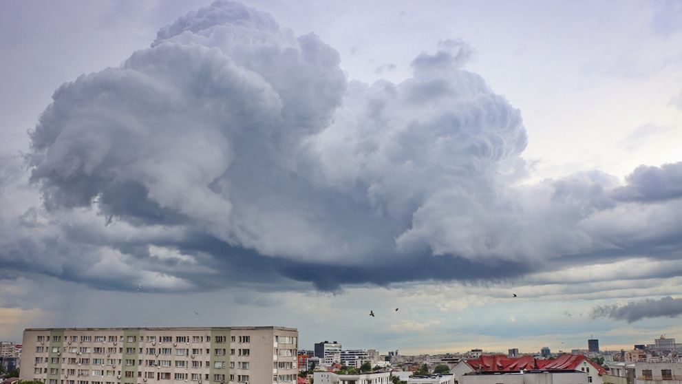 Se strică vremea în România! Vin ploile și temperaturile scăzute. Data când începe frigul, potrivit Accuweather