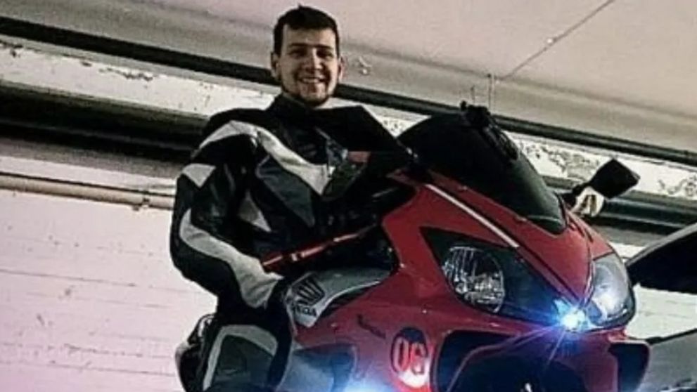 Cine este Alex, tânărul de 24 de ani care a murit într-un accident din Italia. A lăsat în urmă o fetiță de doar 4 ani