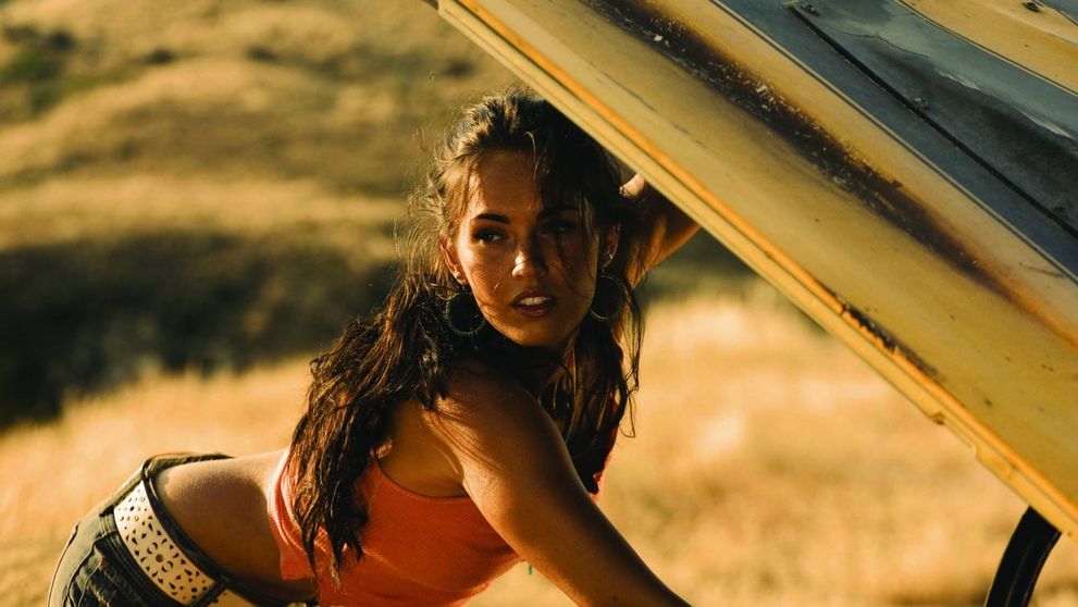 Megan Fox i-a cedat cel mai sexy rol al sau! Cum arata bruneta irezistibila care a inlocuit-o in noul Transformers