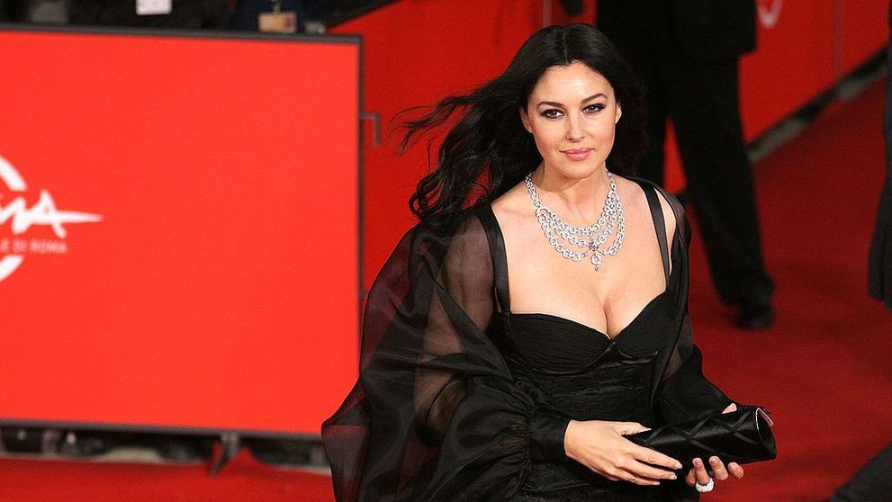 Monica Bellucci, alături de fiica mai mică, pe platourile de filmare. Cum arată Léonie la 10 ani