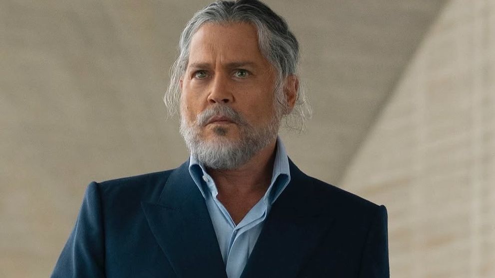 Johnny Depp, de nerecunoscut! Mai gras, cu barbă albă și ochi albaștri – transformare totală pentru noul film