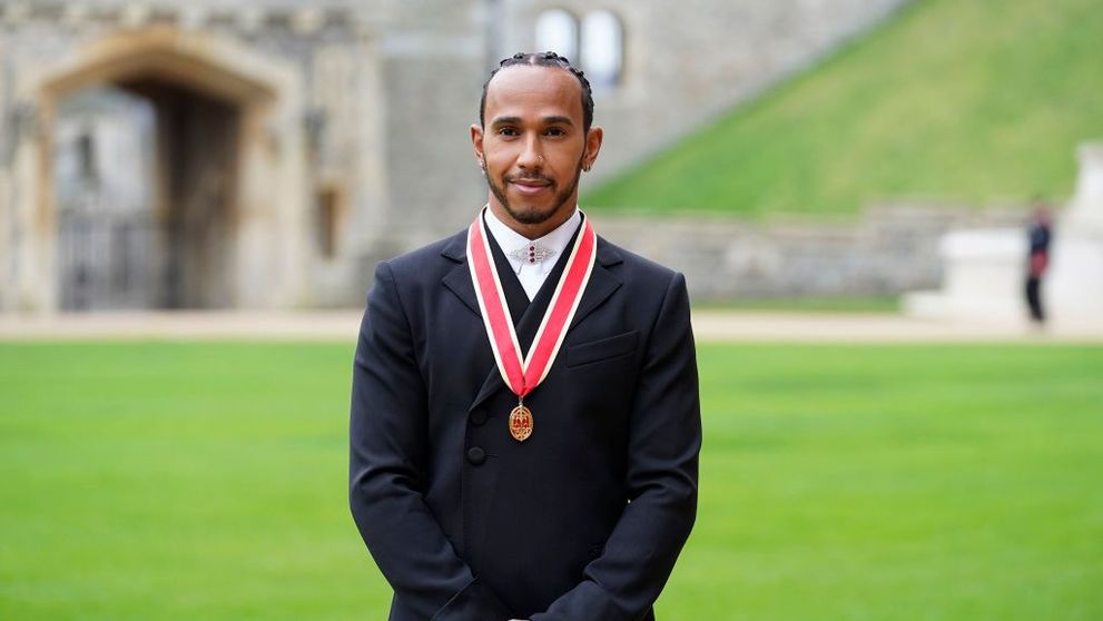Lewis Hamilton a primit titlul de Cavaler al Marii Britanii de la Prințul Charles