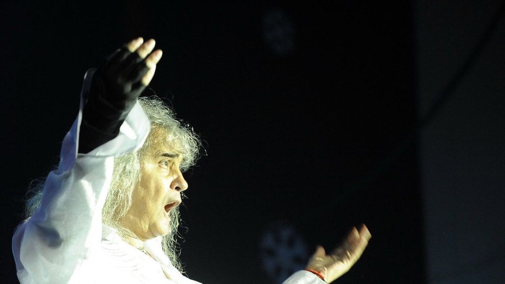 Cristi Minculescu și-a schimbat look-ul! Cum arată acum celebrul artist