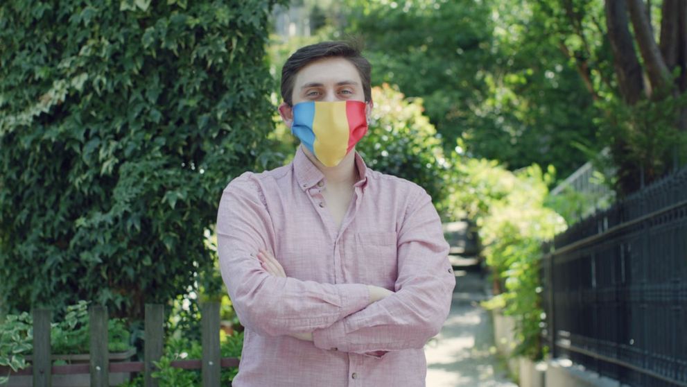Un fizician român a purtat două măști timp de 6 ore și a analizat științific dacă acestea scad saturația sângelui