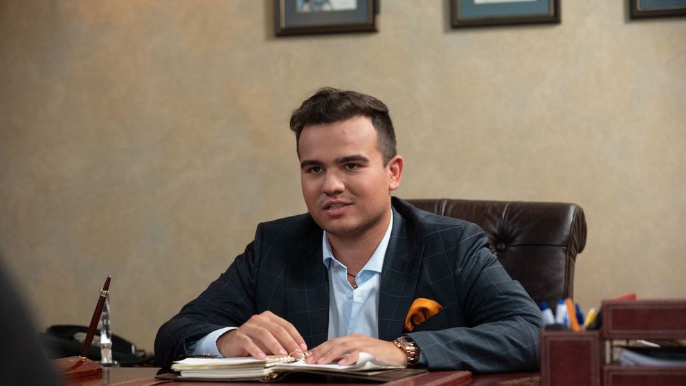 Un nou șef intră sub acoperire! David Aron, Alpin: 