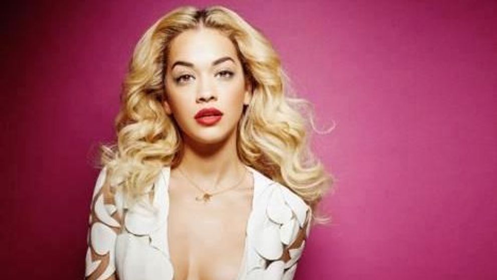 Rita Ora se dezbraca mai mult decat a facut-o vreodata pe coperta unei reviste: FOTO