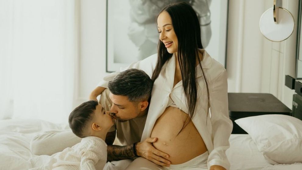 Vlăduța Lupău a dezvăluit sexul copilului, pe scena de la Sala Palatului. Modul emoționant în care a ales să dea vestea ce mare: „Ce are mami în burtică?”