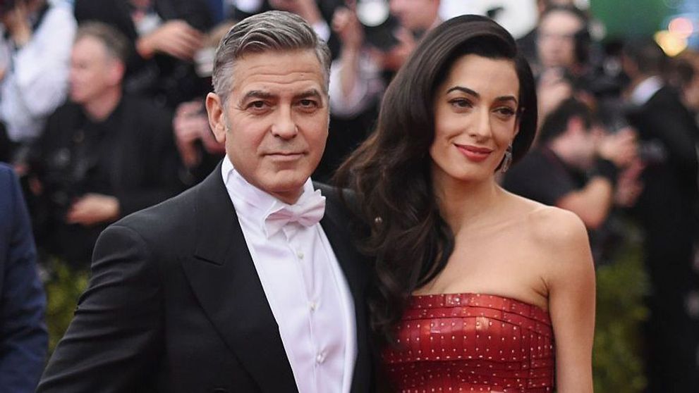 George și Amal Clooney au invitat doi necunoscuți în casa lor de lux de pe malul lacului Como
