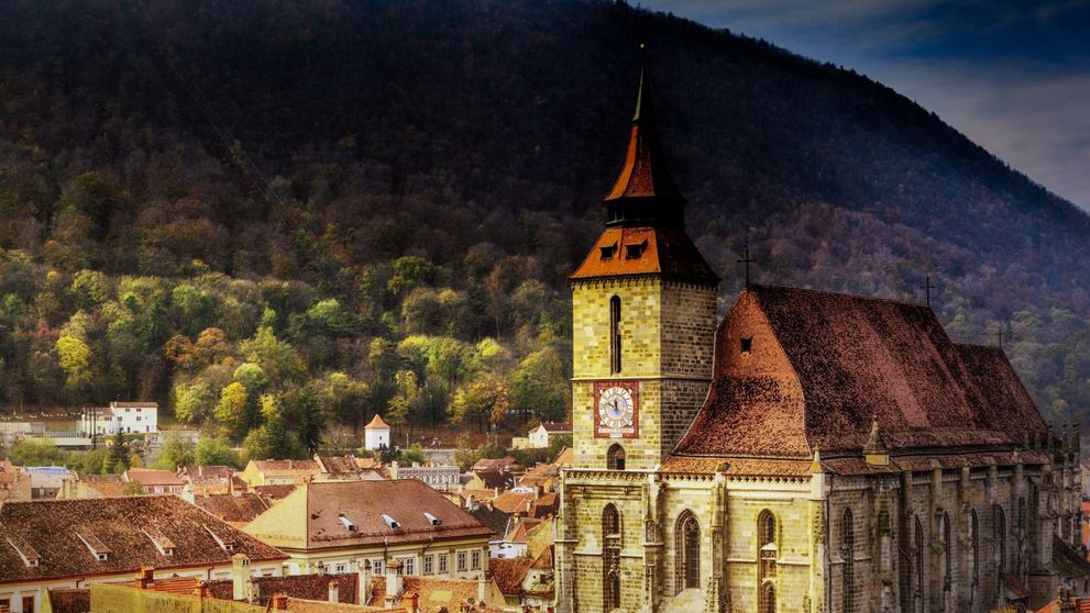 Meseria de ghid a redevenit atractiva. Biserica Neagra din Brasov a cerut ajutorul unor elevi pasionati de istorie