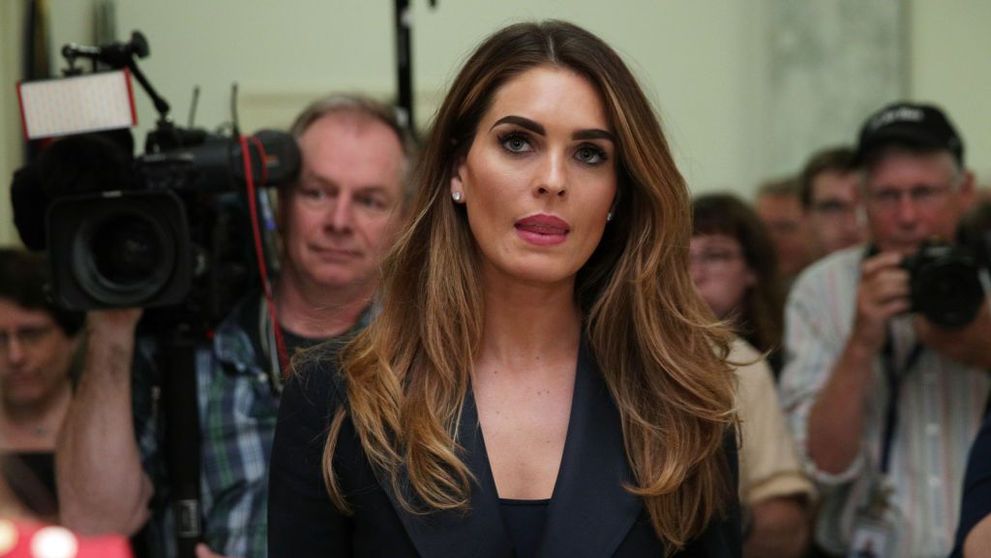 Cine e Hope Hicks, femeia care l-a infectat pe Donald Trump cu noul coronavirus