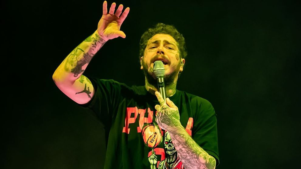 Rapperul Post Malone a dezvăluit motivul pentru care și-a acoperit fața cu tatuaje