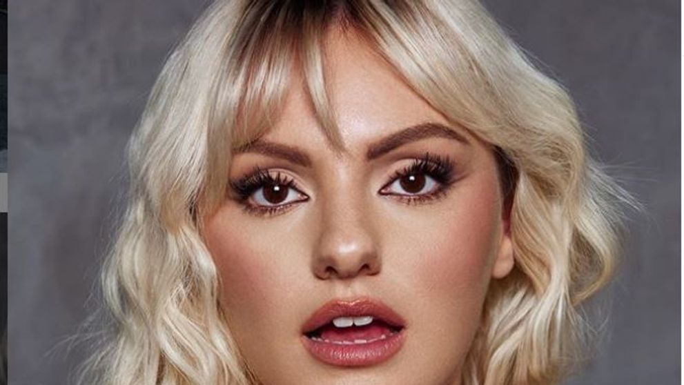 Alexandra Stan, un nou clip interzis! De această dată s-a filmat în cadă