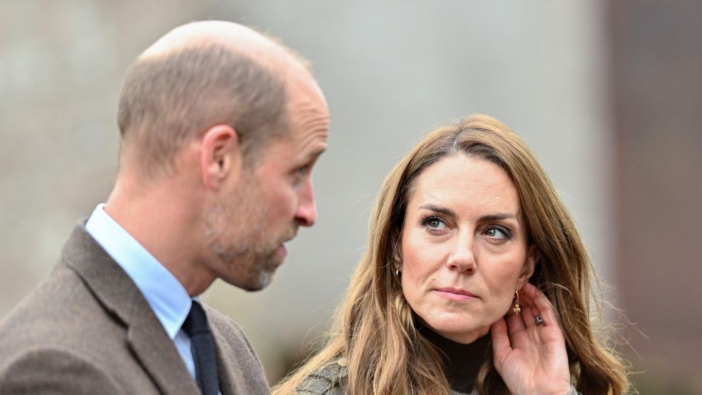 Reacția palatului Kensington față de pozele de paparazzi ”grosolan intruzive”, cu William și Kate în vacanță