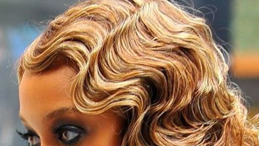 Tyra Banks, guest star rasfatat de stilist in 