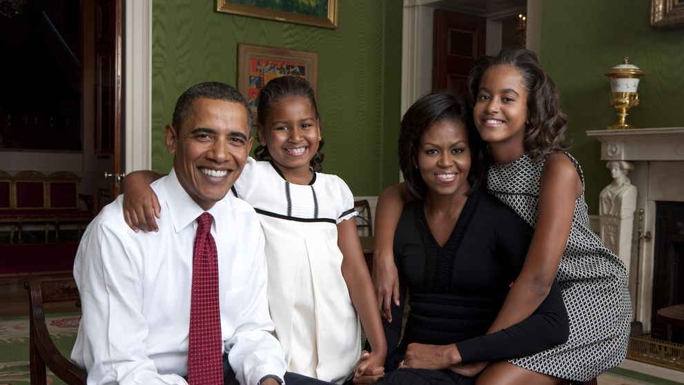 Michelle Obama, apariție rară alături de fiicele sale. Malia și Sasha au însoțit-o la un restaurant celebru din Beverly Hills