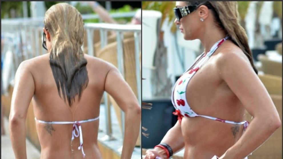 Ea ii face pe paparazzi fericiti. Vedeta a carei viata se rezuma doar la plaja si la fitness